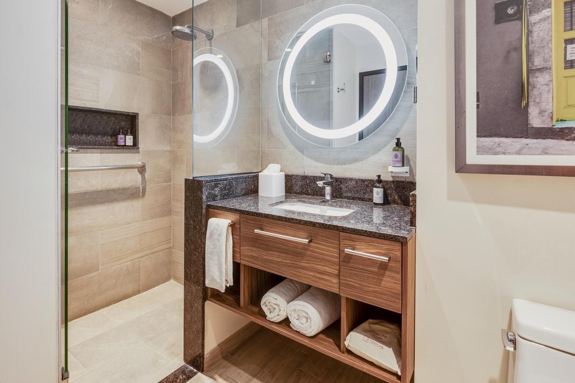 Fiesta Inn Suites Aeropuerto Del Bajio Сілао Екстер'єр фото