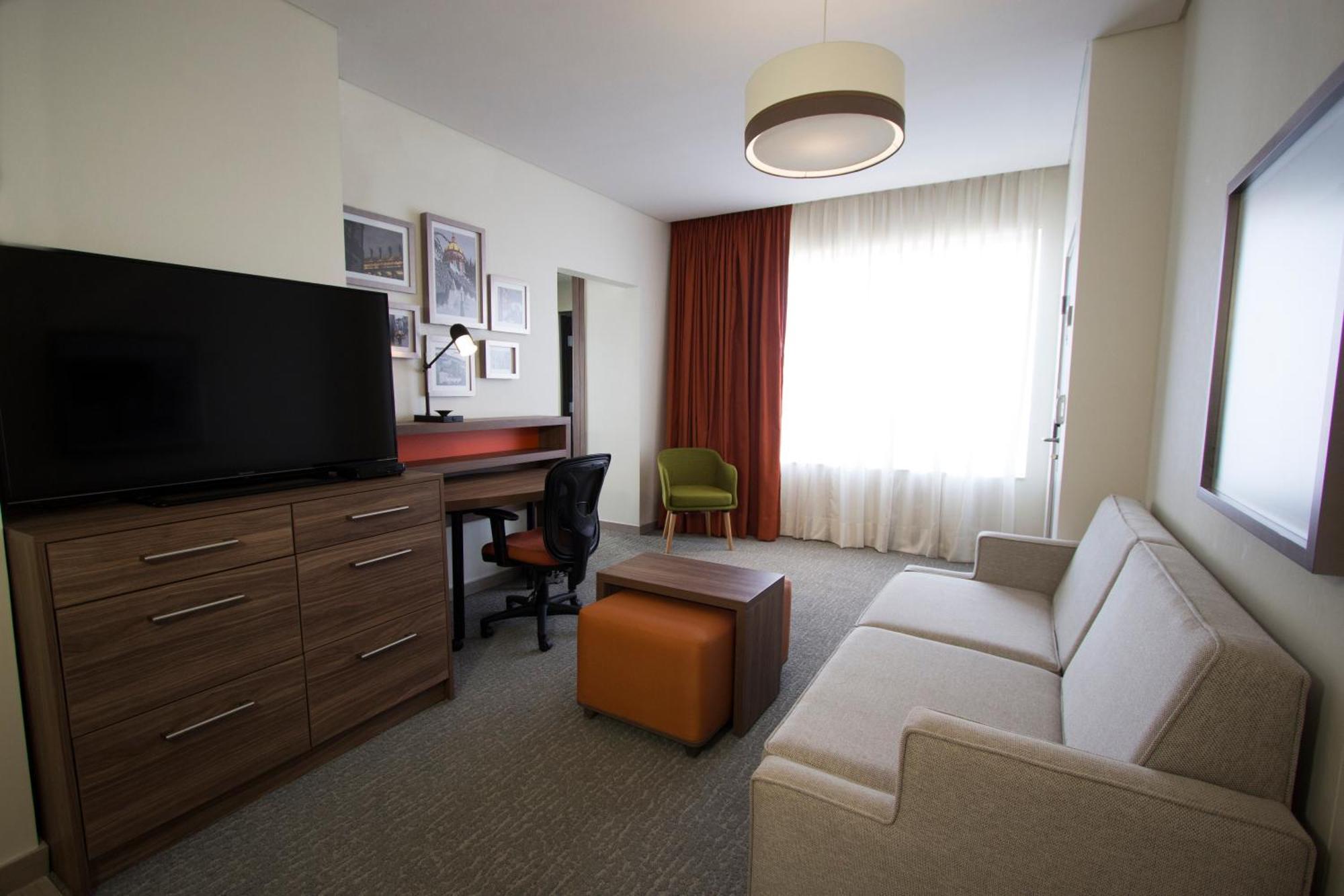 Fiesta Inn Suites Aeropuerto Del Bajio Сілао Екстер'єр фото